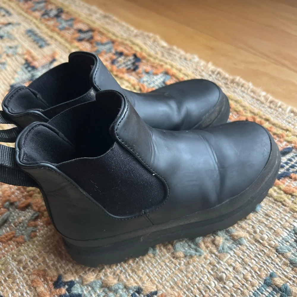 Native Kensington Water Resistant Black Leather Chelsea Boots, 1 - Picture 2 of 2